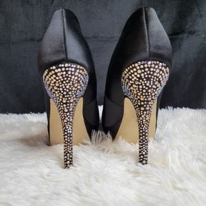 Steve Madden rhinestone heel with platform, size US 6, round cover toe
